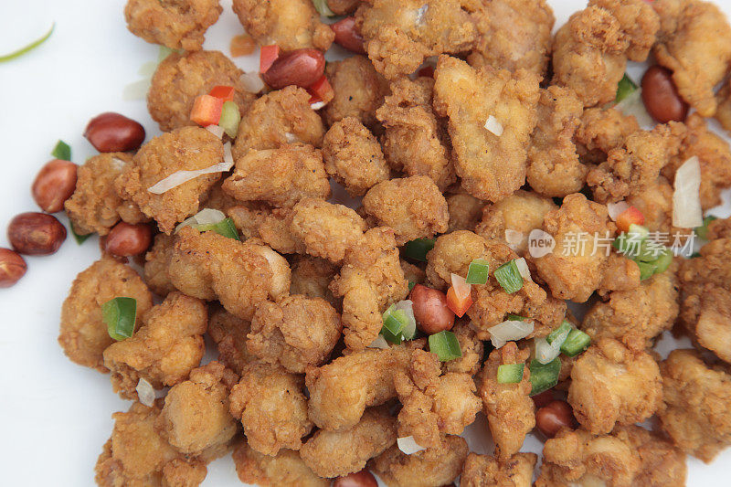 Fried chicken paw gristle with salt and pepper (椒盐鸡脆骨)